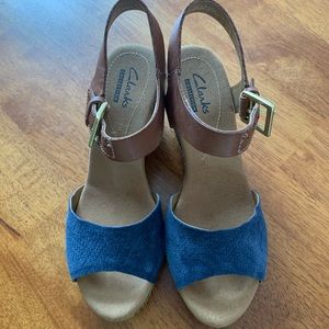 Clarks wedge sandals size 5